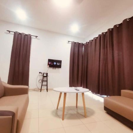 Oyo Homes 90524 D'J Pegaso Serom Homestay Muar Ngoại thất bức ảnh