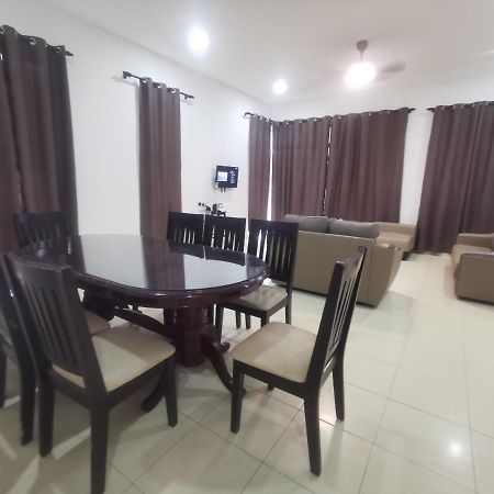 Oyo Homes 90524 D'J Pegaso Serom Homestay Muar Ngoại thất bức ảnh