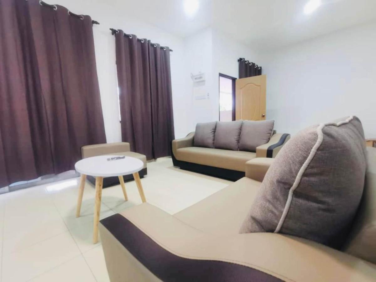 Oyo Homes 90524 D'J Pegaso Serom Homestay Muar Ngoại thất bức ảnh