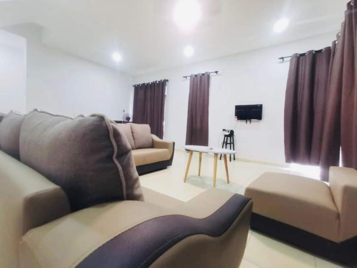 Oyo Homes 90524 D'J Pegaso Serom Homestay Muar Ngoại thất bức ảnh