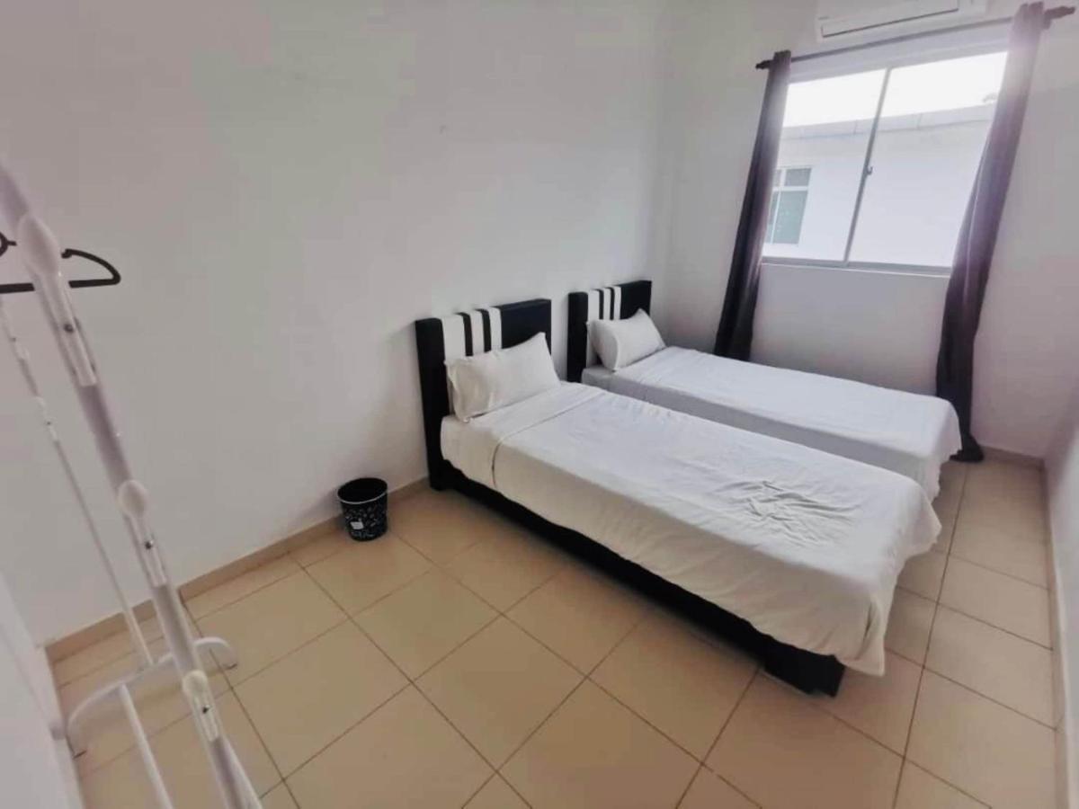 Oyo Homes 90524 D'J Pegaso Serom Homestay Muar Ngoại thất bức ảnh