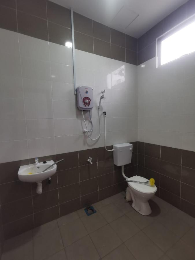 Oyo Homes 90524 D'J Pegaso Serom Homestay Muar Ngoại thất bức ảnh