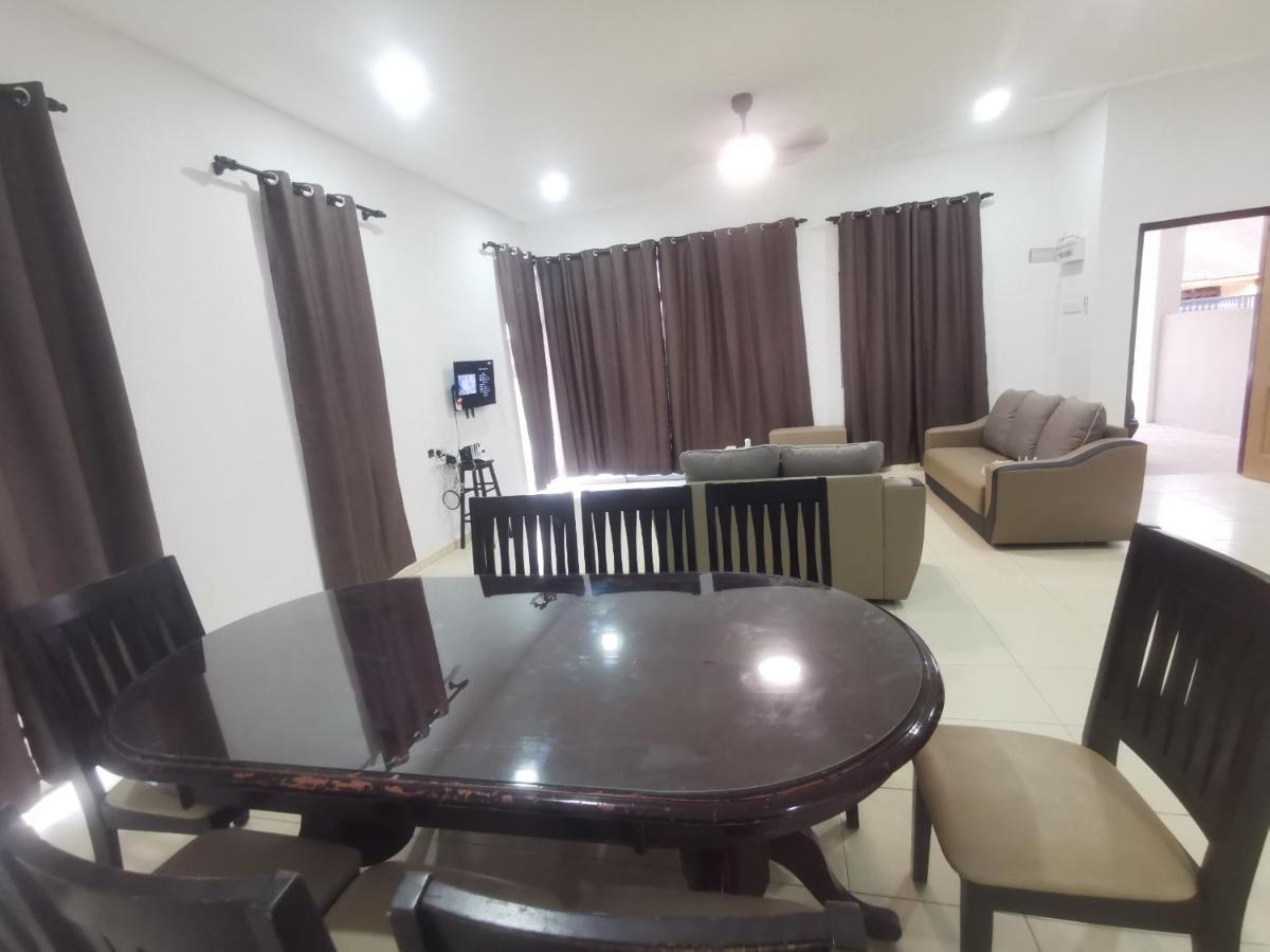 Oyo Homes 90524 D'J Pegaso Serom Homestay Muar Ngoại thất bức ảnh