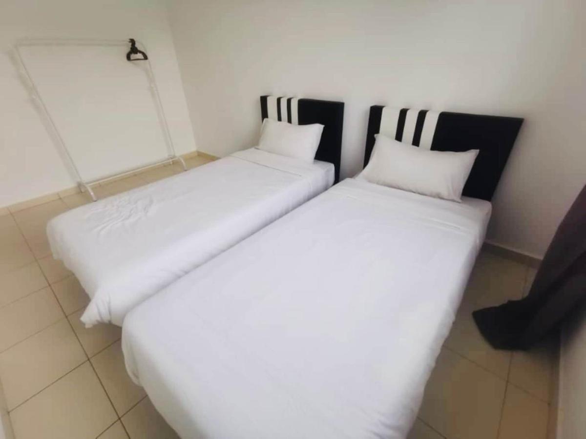 Oyo Homes 90524 D'J Pegaso Serom Homestay Muar Ngoại thất bức ảnh