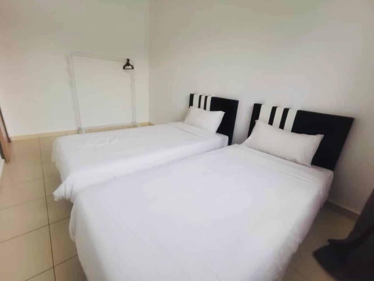 Oyo Homes 90524 D'J Pegaso Serom Homestay Muar Ngoại thất bức ảnh