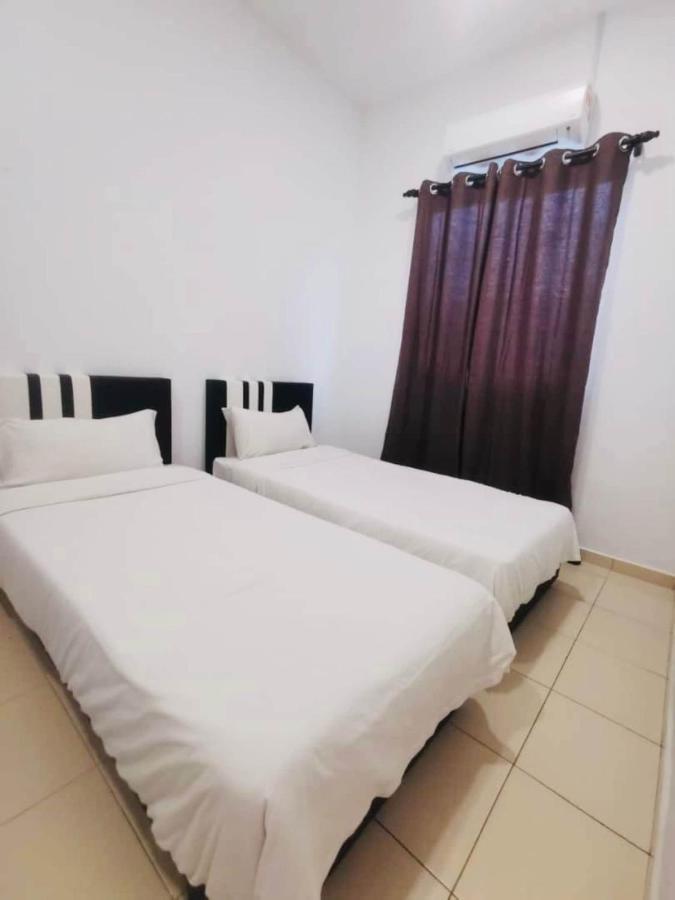 Oyo Homes 90524 D'J Pegaso Serom Homestay Muar Ngoại thất bức ảnh